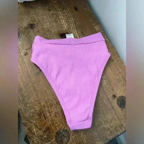 L*Space Pointelle Rib Frenchi Bikini Bottom Rosebud XS - Picture 2 of 2